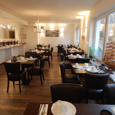 Hotel Zur Seerobbe Куксхафен Экстерьер фото