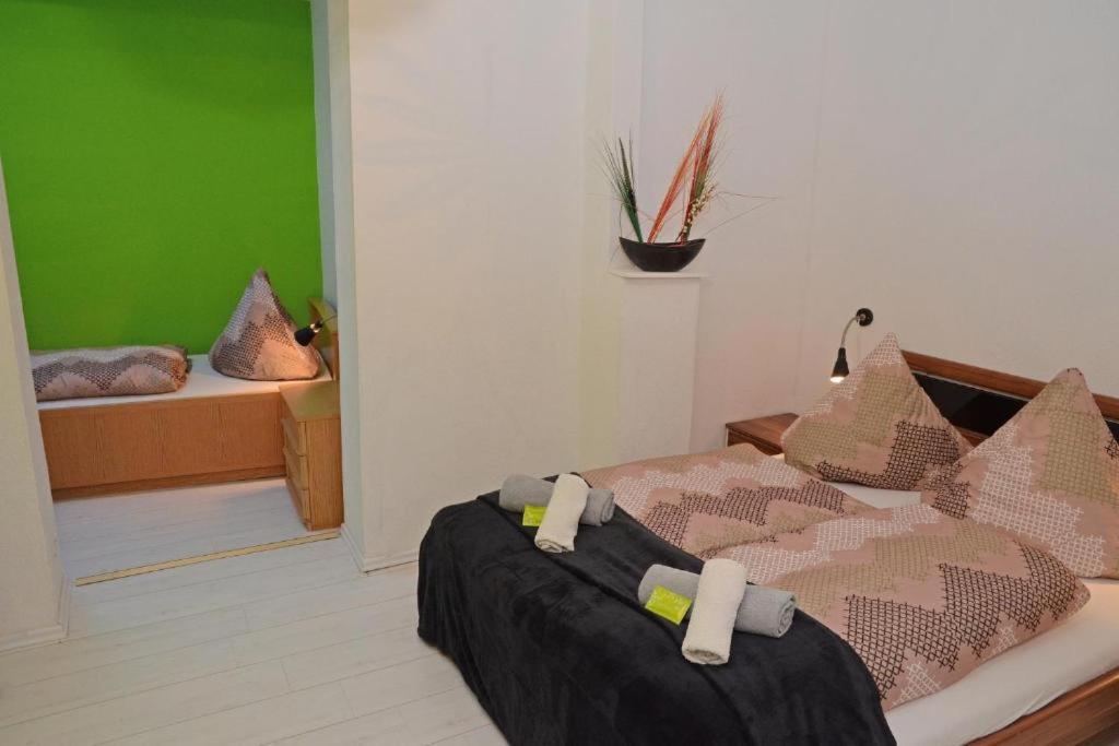 Hotel Zur Seerobbe Куксхафен Экстерьер фото
