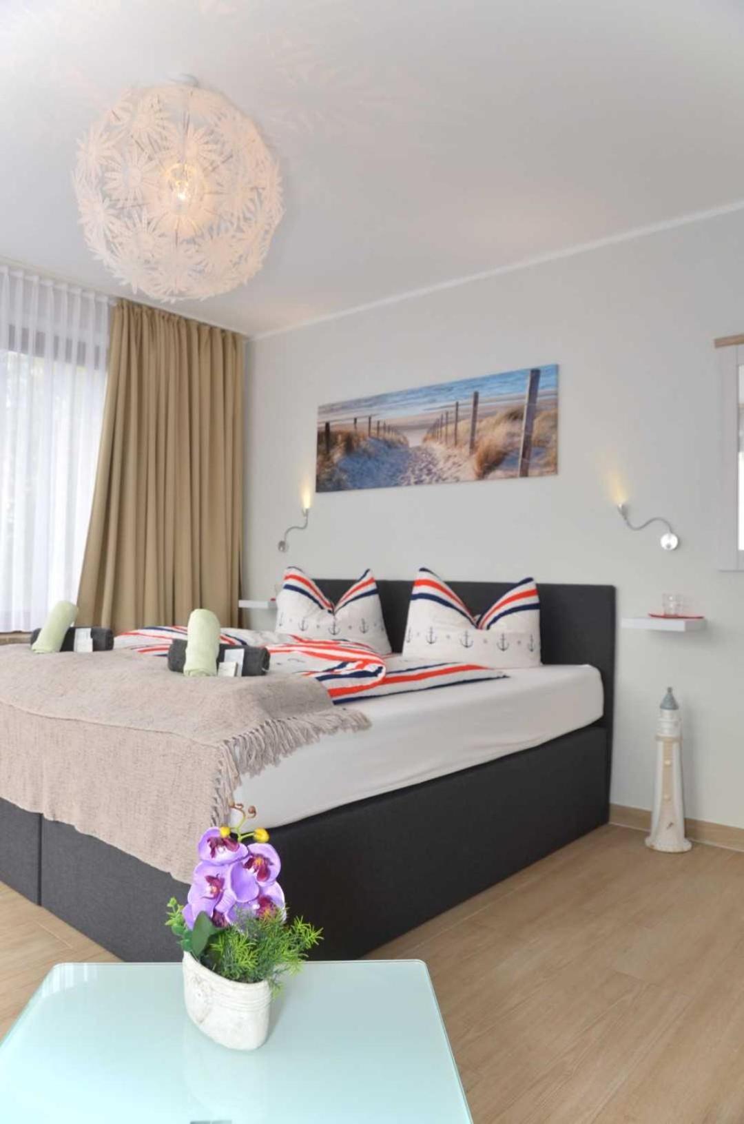Hotel Zur Seerobbe Куксхафен Экстерьер фото