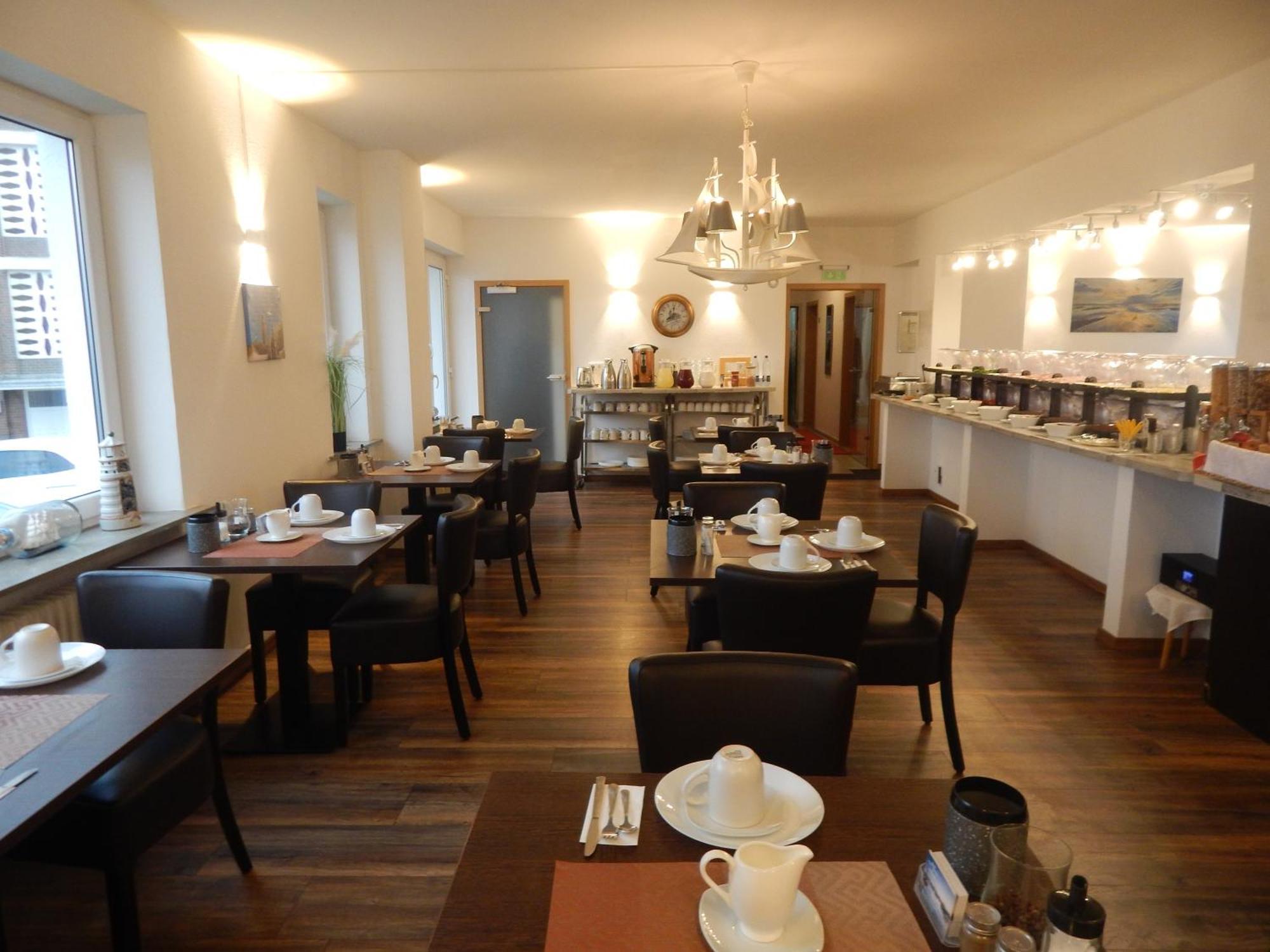 Hotel Zur Seerobbe Куксхафен Экстерьер фото